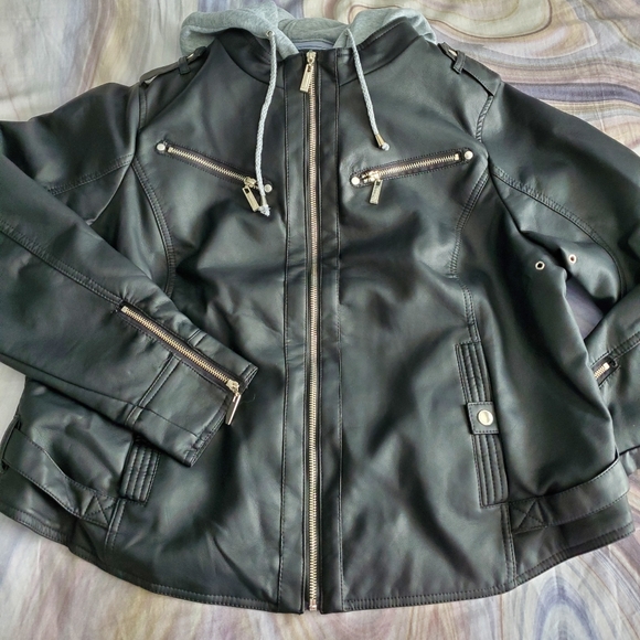 NWOT JouJou Black Pleather Moto Jacket with Removable Hood - Picture 3 of 14